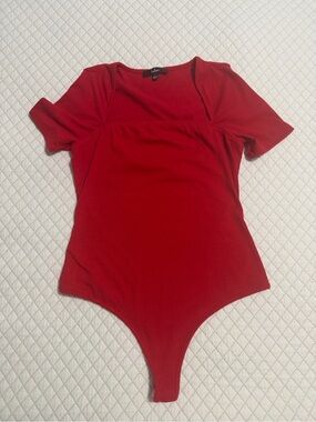 Lulus Red Ribbed Short Sleeve Cutout Back Bodysuit Siz